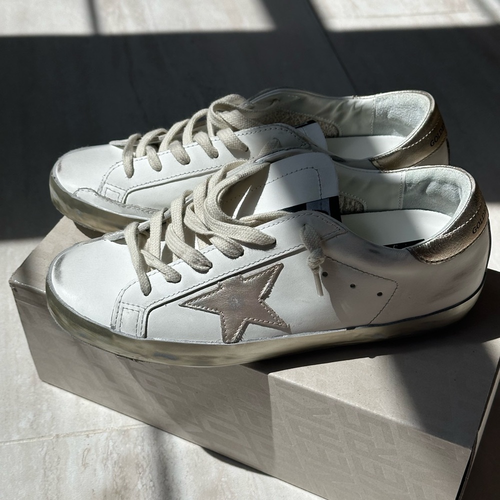 Golden Goose Superstar Sneaker - size 39
